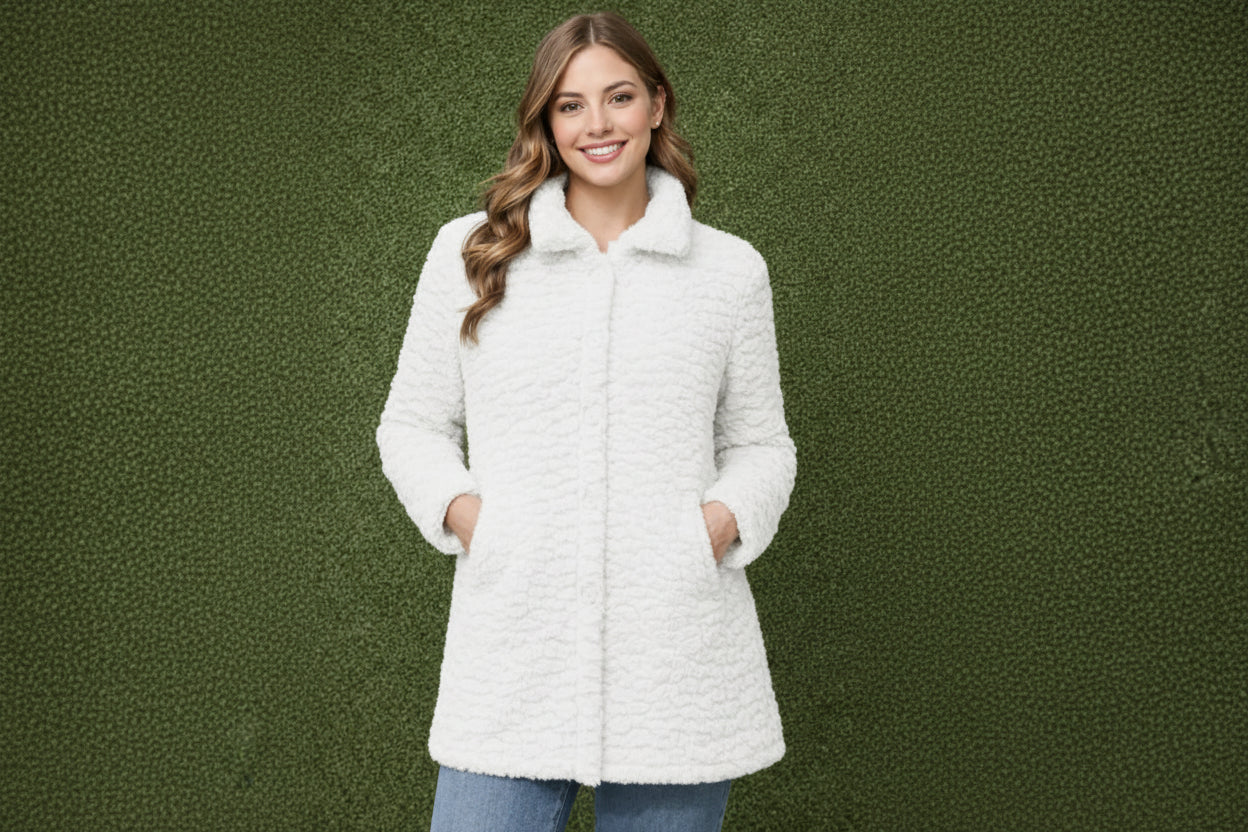 Long sleeves jacket.