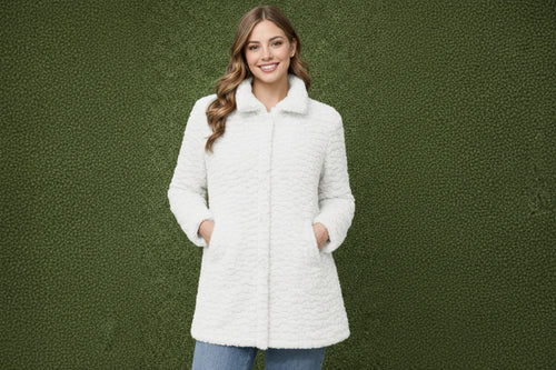 Long sleeves jacket.