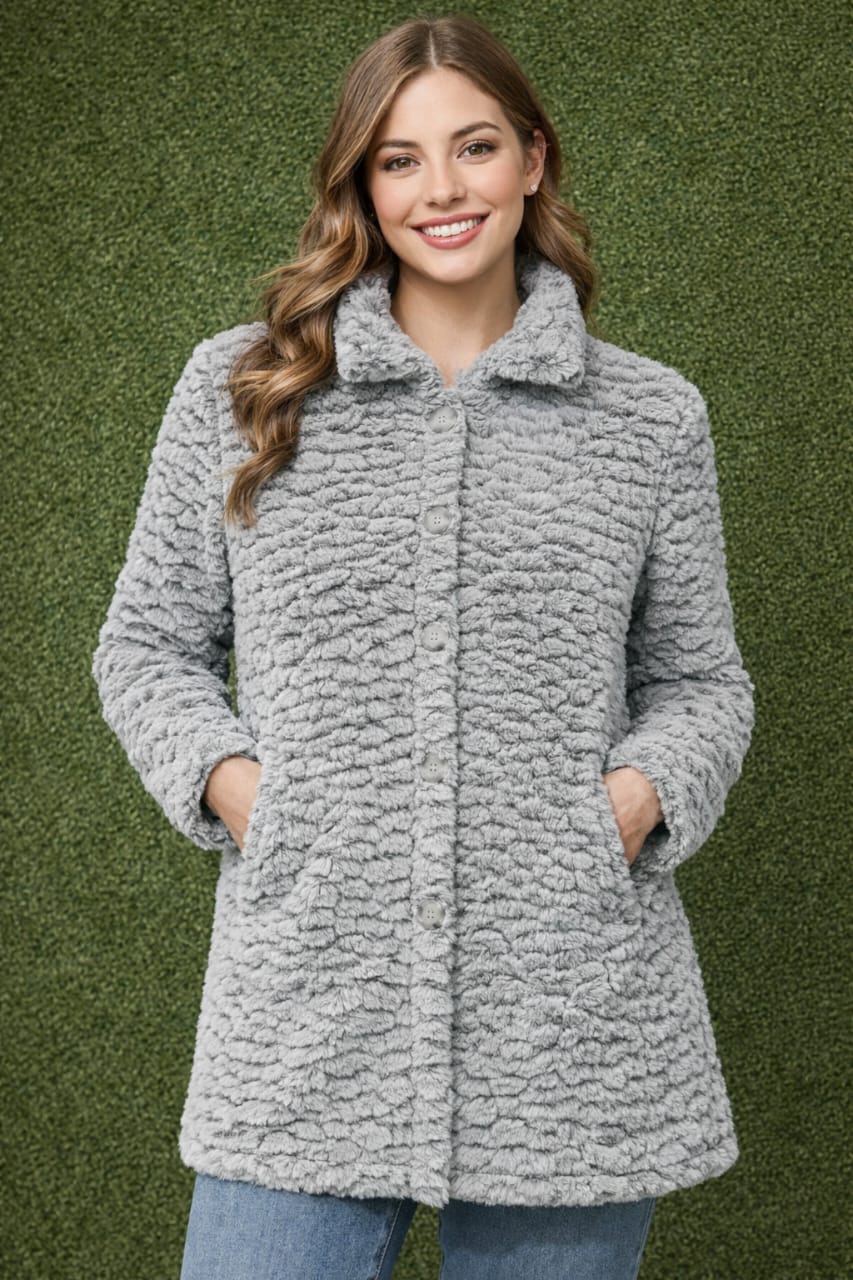 Long sleeves jacket.